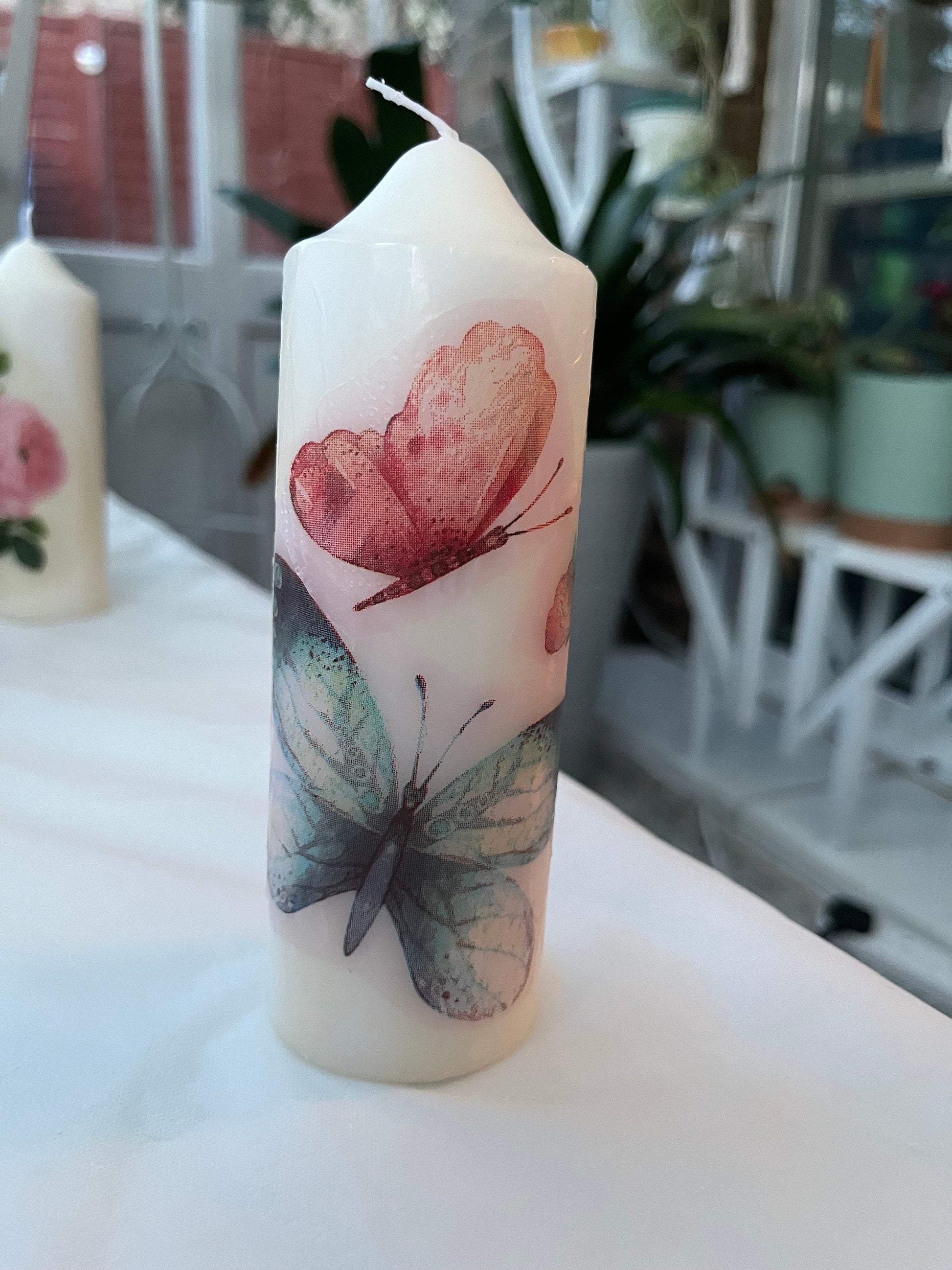 Pillar candle with butterflies 50 hour burning