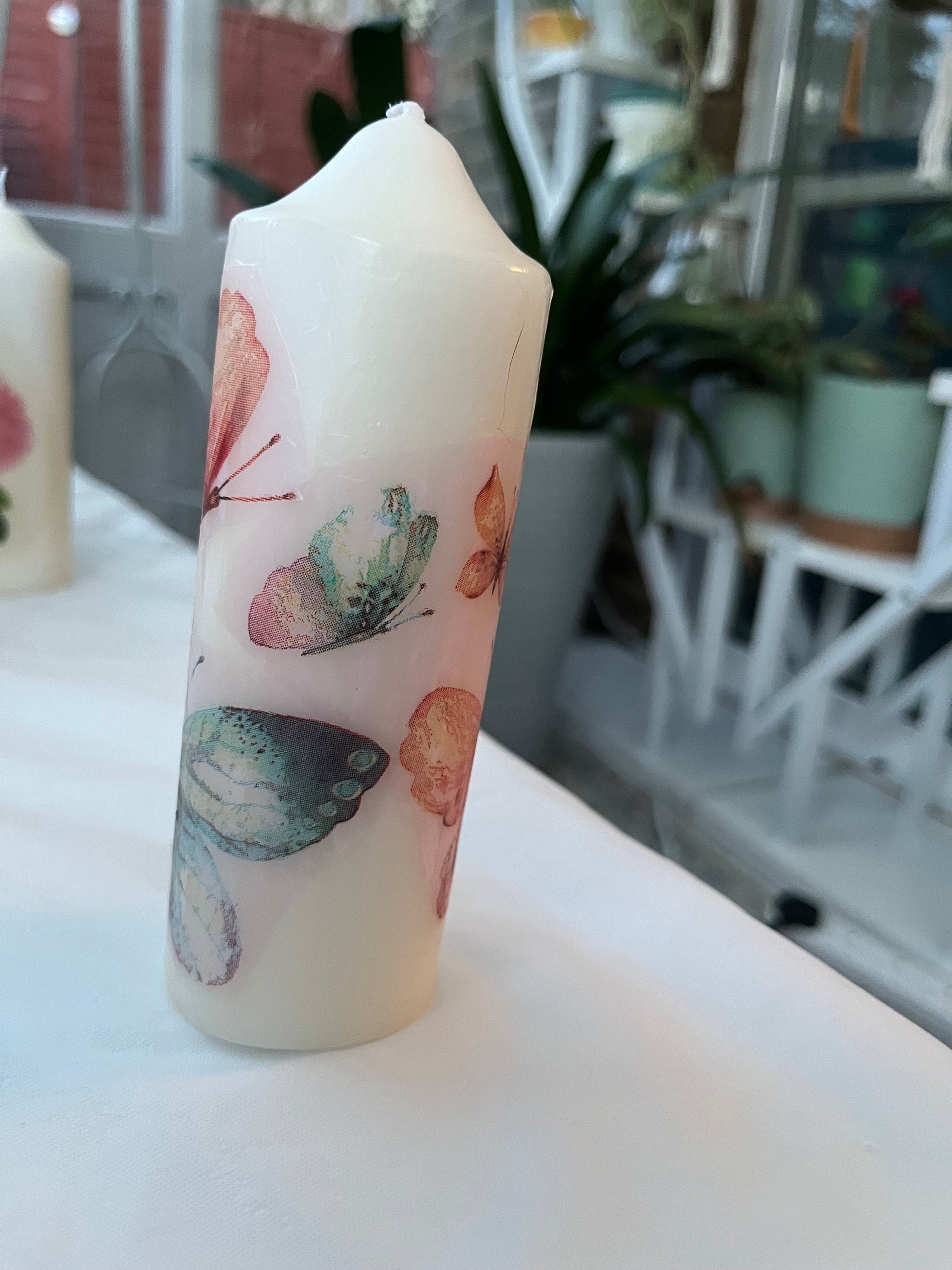 Pillar candle with butterflies 50 hour burning