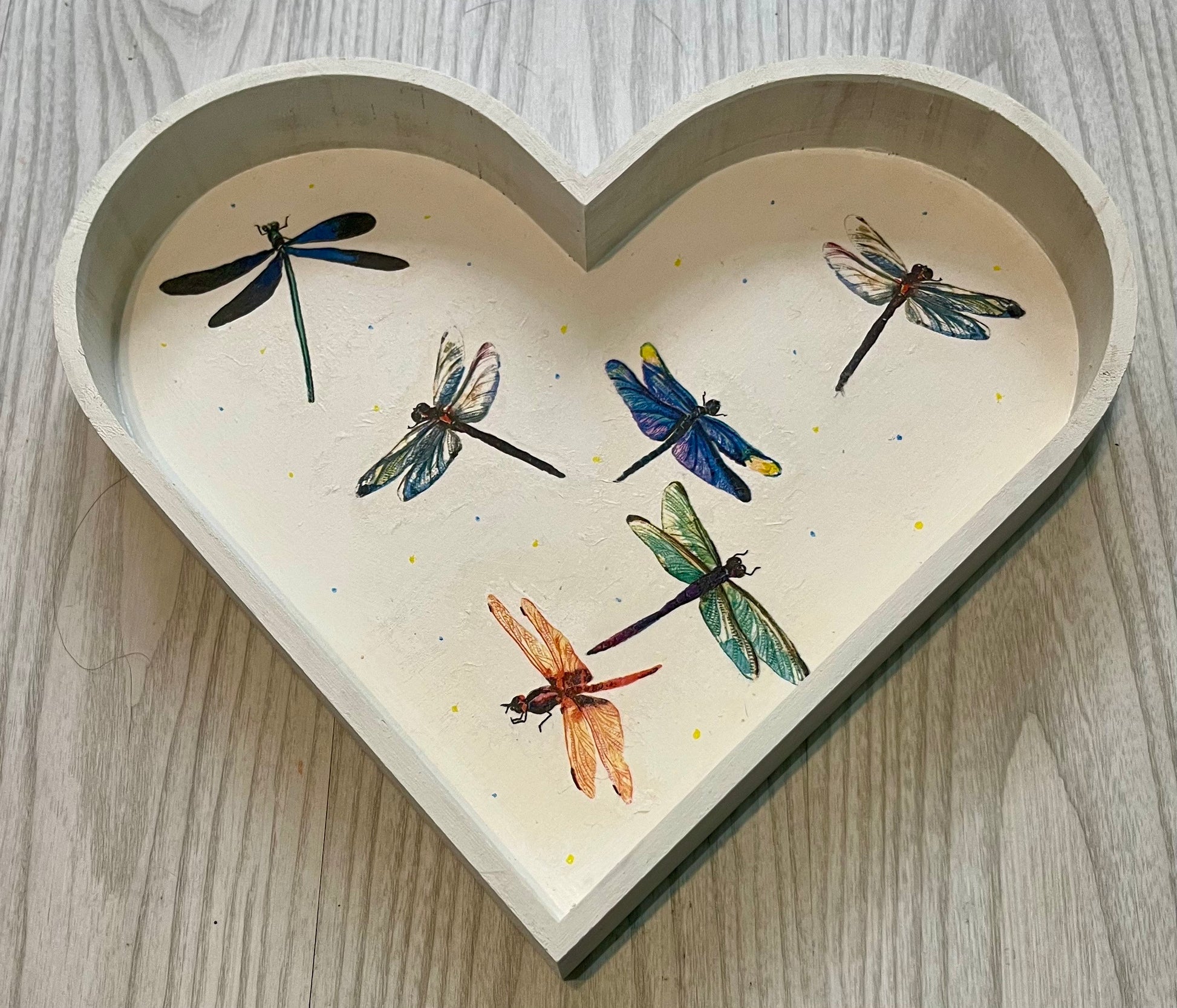 Heart shaped tray, choice of 3 designs, dragonflies, hearts or robin bird in foliage