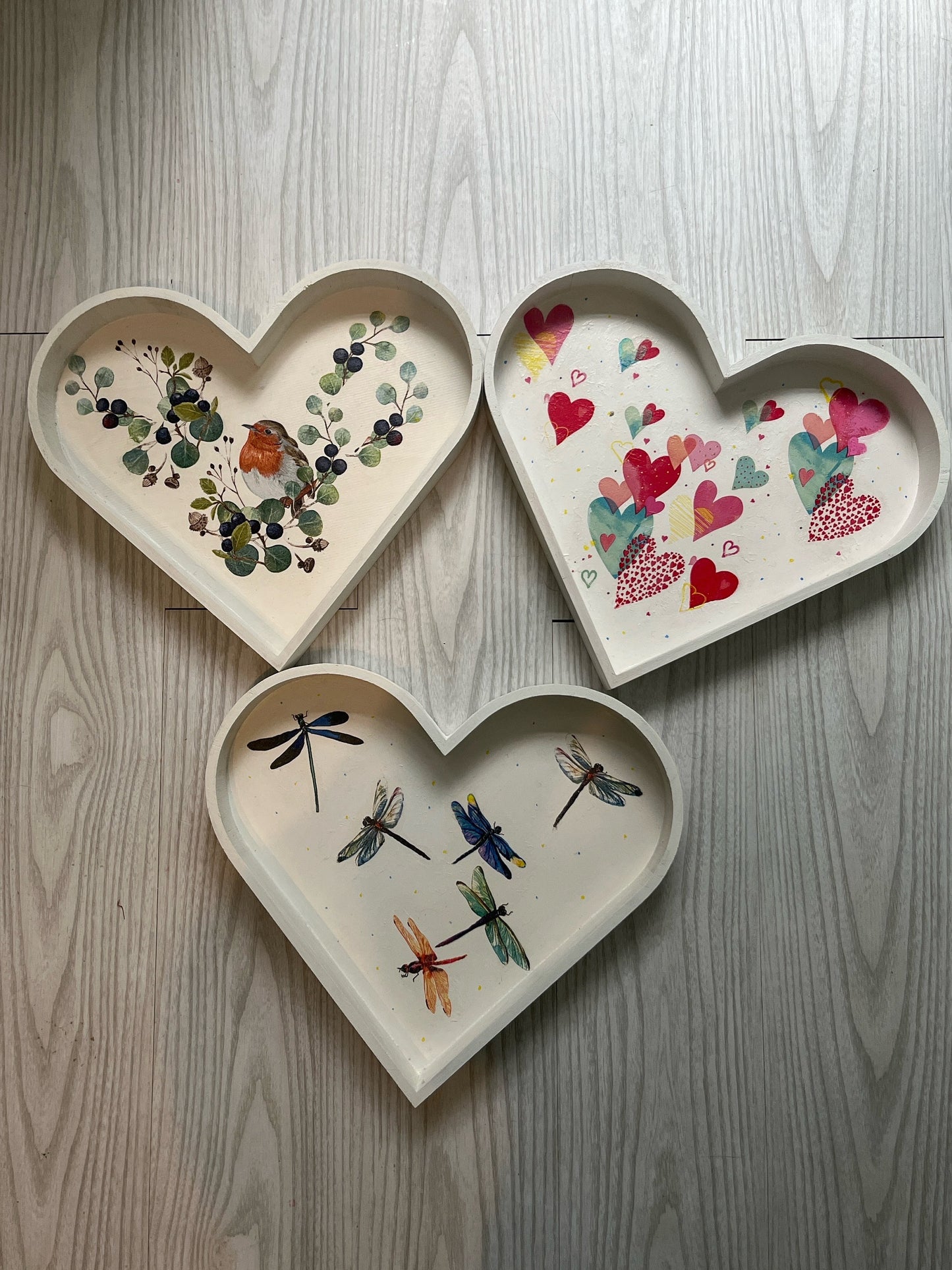 Heart shaped tray, choice of 3 designs, dragonflies, hearts or robin bird in foliage